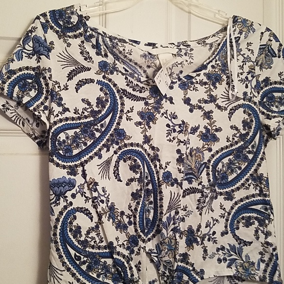 H&M Tops - Top new free with bundle